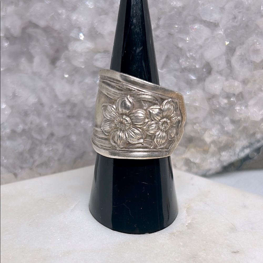 Elegant Silver Floral Spoon Ring